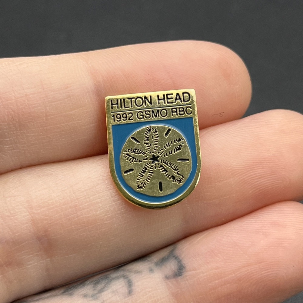 Hilton Head 1992‎ GSMO RBC Sand Dollar Lapel Hat Pin